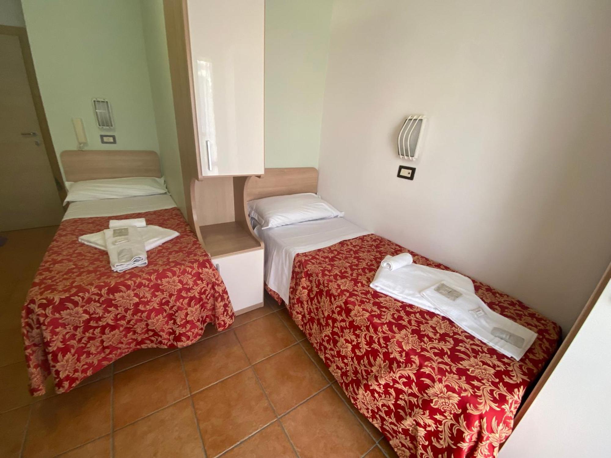 Hotel Nanni Garni Rimini Pokoj fotografie